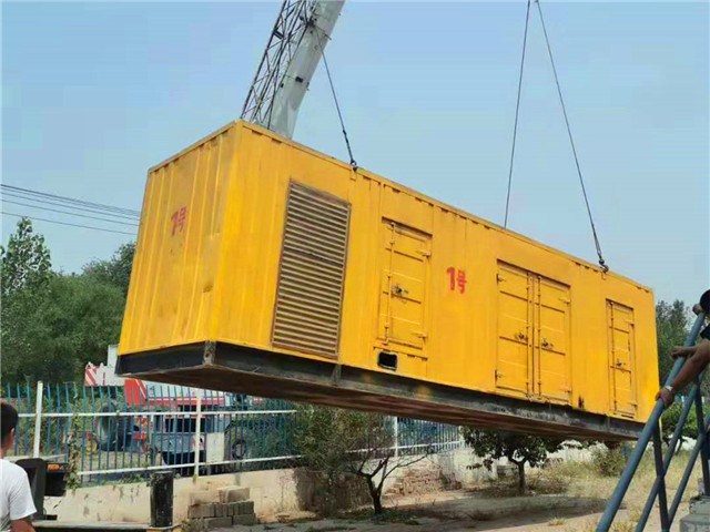 伊宁市300KW柴油发电机组油耗是多少?