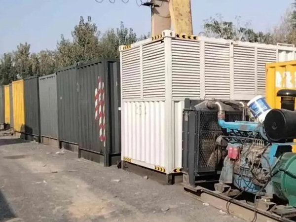 伊宁市200KW柴油发电机机组每小时油耗是多少？