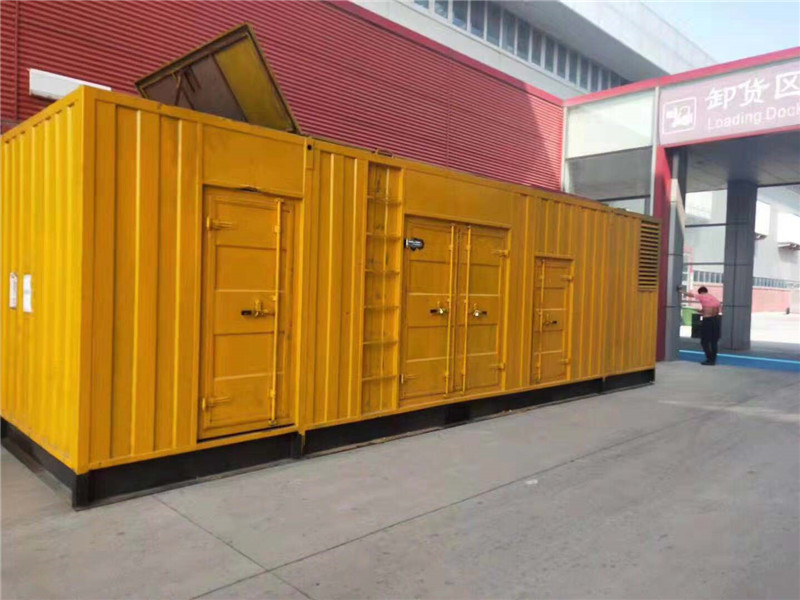 伊宁市柴油发电机组预热机油时需要注意哪些安全事项？